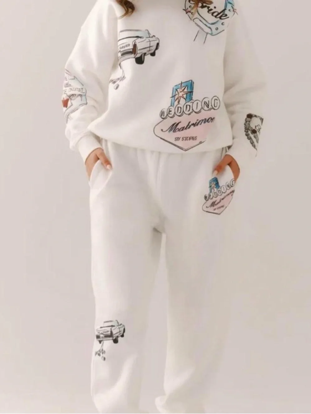 Six Stories White Graphic Sweatpants and sweatshirt - Picture 1 of 3